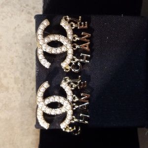 WOMEN'S CHANEL GOLD FAUX PEARL DOUBLE CC DANGLING EARRINGS